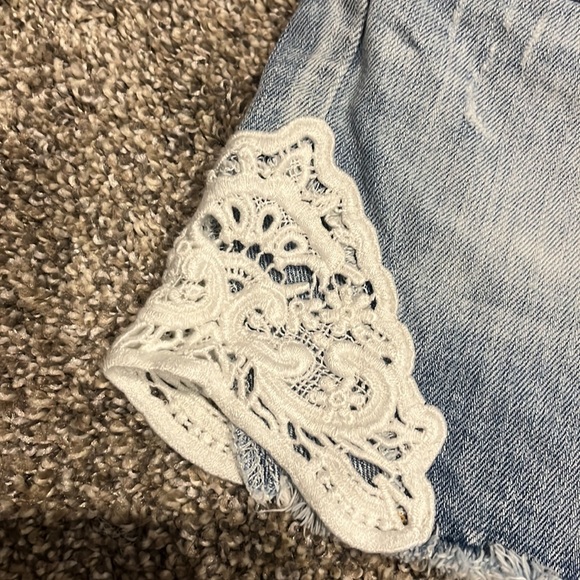 American Eagle Lace Shorts (14) - Picture 2 of 7